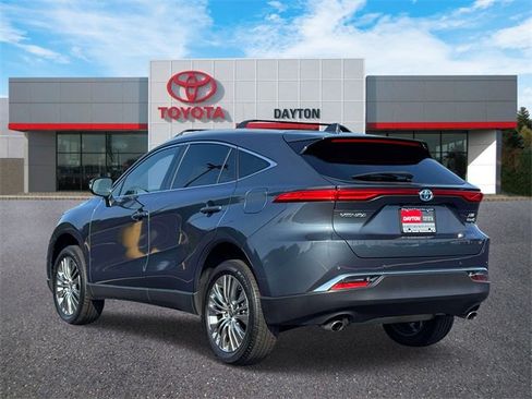 Used 2022 Toyota Venza XLE image 4