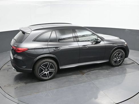 Used 2025 Mercedes-Benz GLC 300 4MATIC image 38