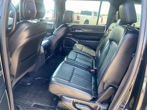 Used 2024 Jeep Wagoneer L Series II w/ Flexible Seating Group AWD/4WD image 22
