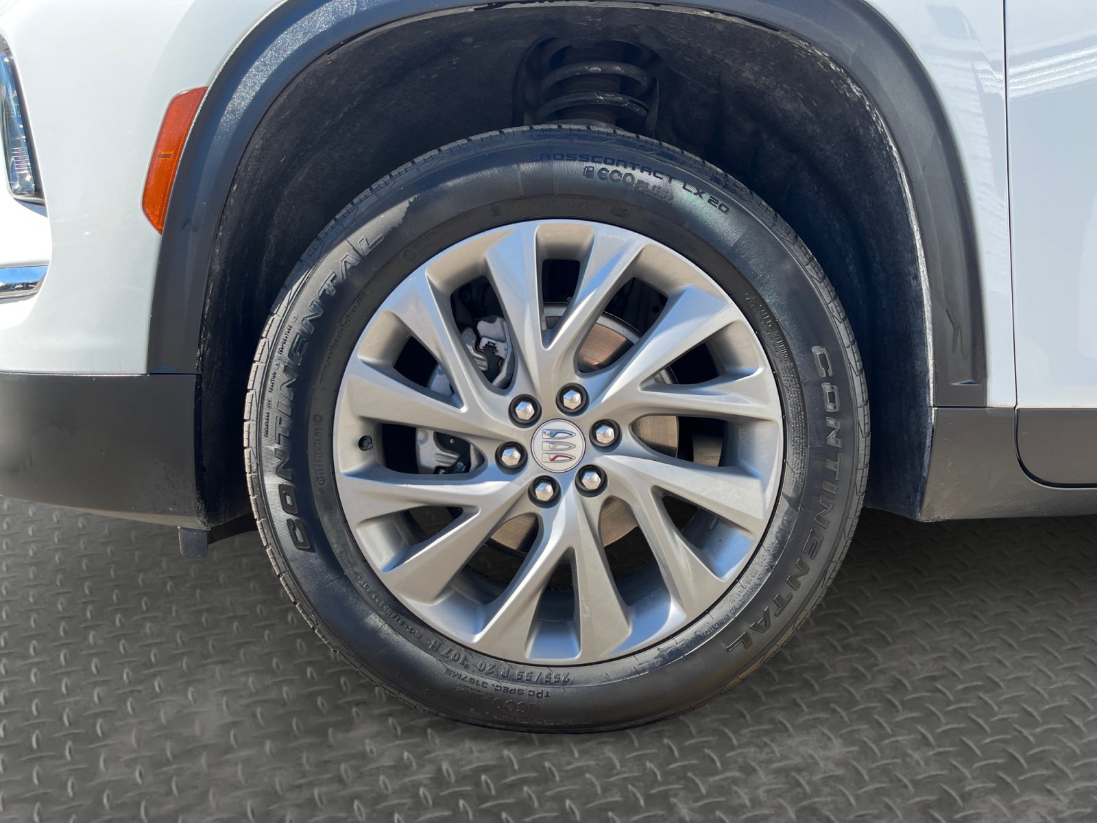 Used 2025 Buick Enclave Preferred AWD/4WD image 16