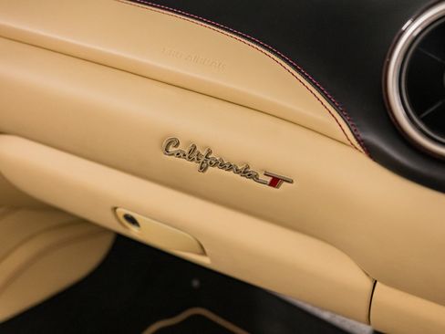 Used 2015 Ferrari California T RWD image 49