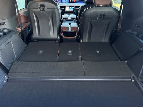 New 2025 Lincoln Navigator Reserve image 15