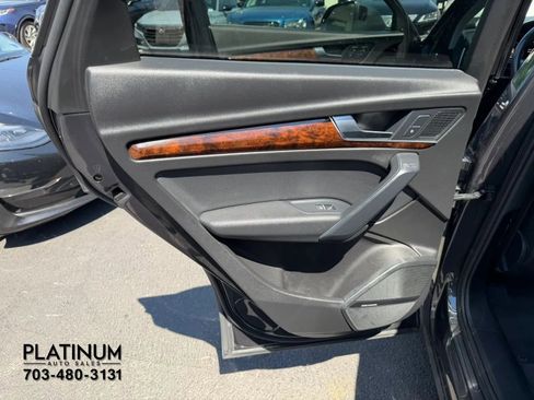 Used 2018 Audi Q5 2.0T Premium Plus w/ Premium Plus Package AWD/4WD image 16