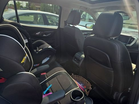 Used 2019 GMC Terrain Denali w/ GMC Pro Grade Package AWD/4WD image 4