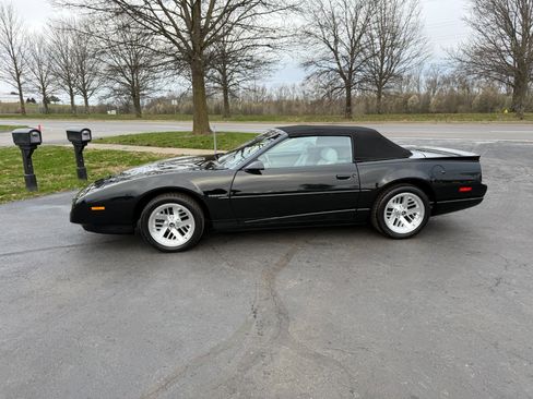 Used 1991 Pontiac Firebird Convertible image 8