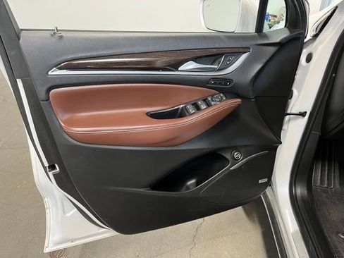 Used 2019 Buick Enclave Avenir w/ Avenir Technology Package AWD/4WD image 24