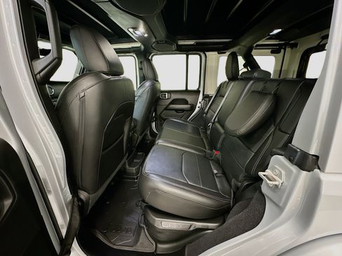 Used 2023 Jeep Wrangler Sahara w/ Cold Weather Group image 28