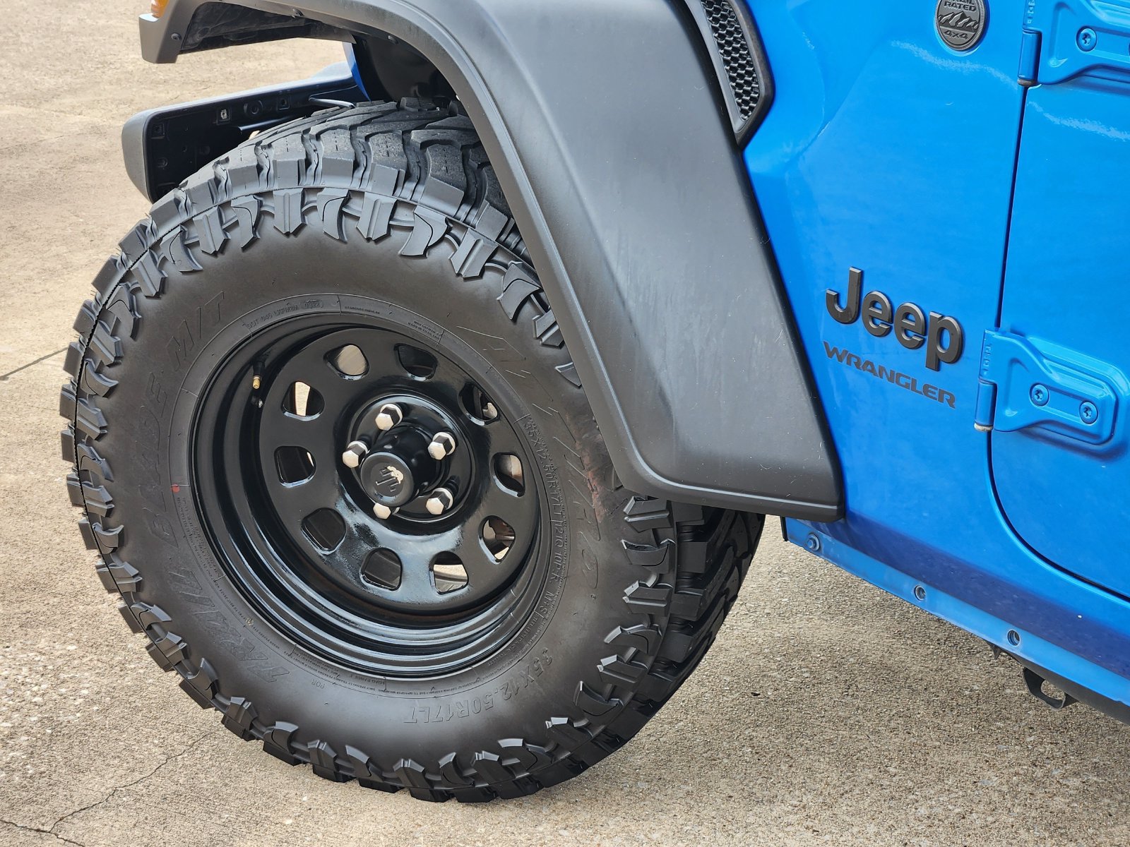 Used 2022 Jeep Wrangler Sport AWD/4WD image 17