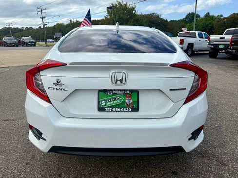 Used 2016 Honda Civic Touring image 4