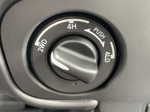 New 2025 Nissan Frontier PRO-4X image 18