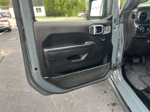 Used 2024 Jeep Wrangler Unlimited Rubicon 4xe image 12