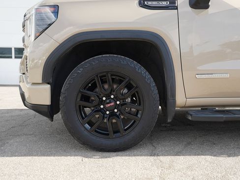 Used 2022 GMC Sierra 1500 Elevation w/ LPO, Elevation Black Package AWD/4WD image 28