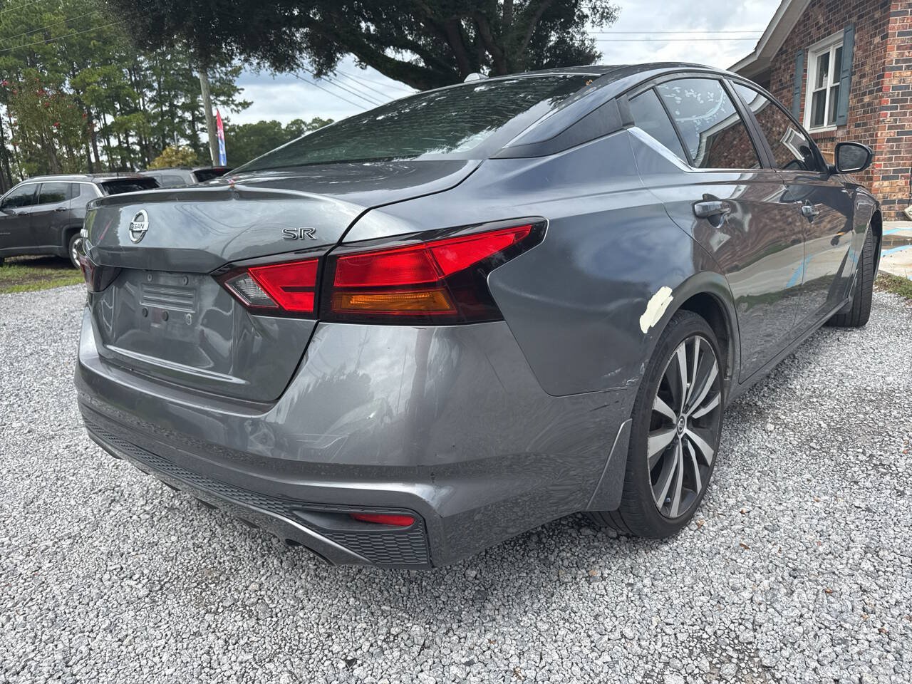 Used 2019 Nissan Altima 2.5 SR w/ SR Premium Package FWD image 4