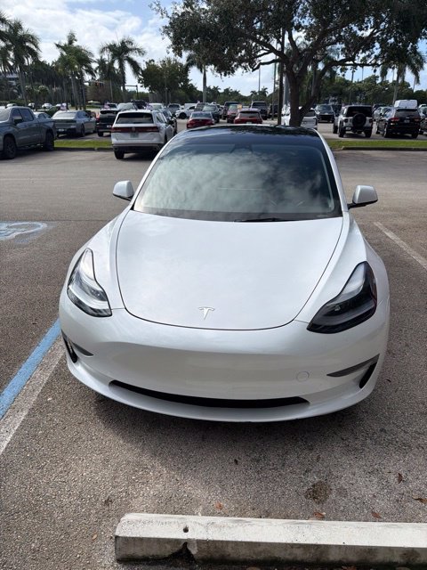 Used 2023 Tesla Model 3 Standard Range RWD image 4