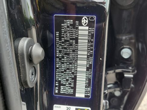 Used 2023 Toyota Corolla LE FWD image 32