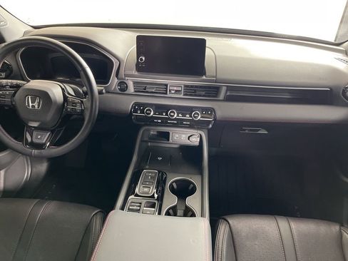 Certified 2025 Honda Pilot Black Edition image 19