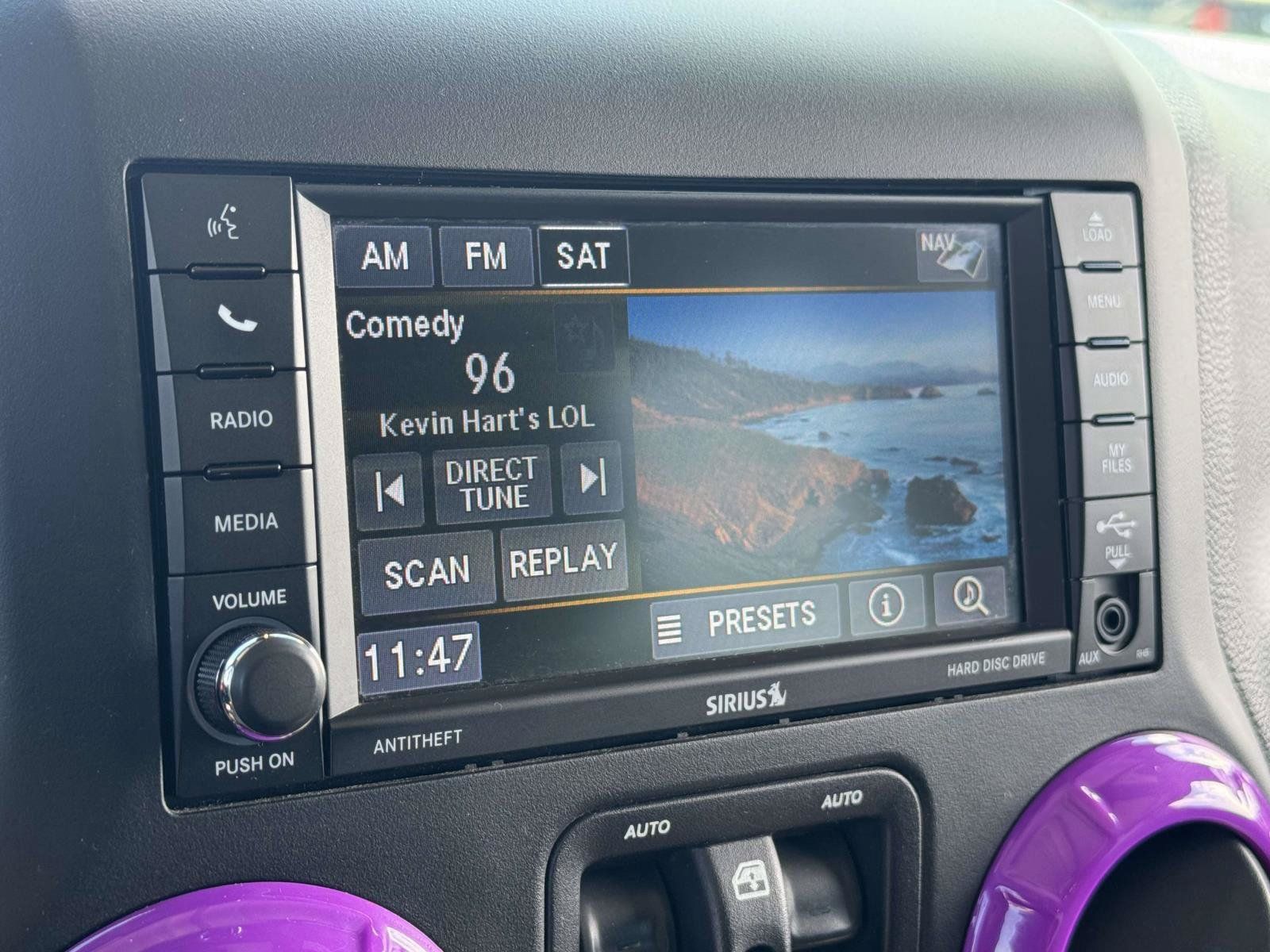 Used 2018 Jeep Wrangler Unlimited Rubicon w/ Connectivity Group AWD/4WD image 3