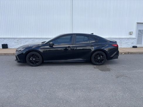 Used 2025 Toyota Camry SE image 8