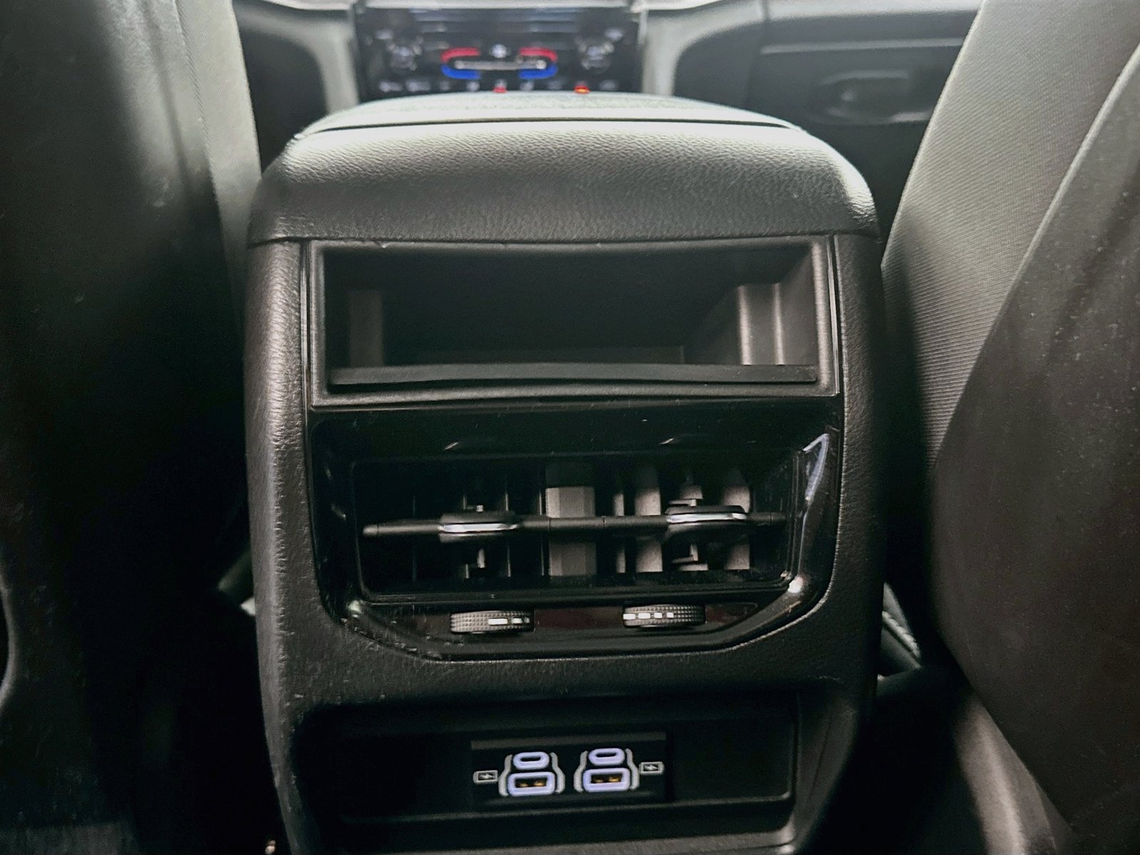 Used 2023 Jeep Grand Cherokee Laredo AWD/4WD image 24