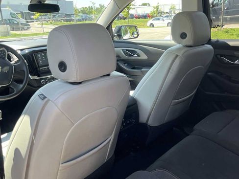 Used 2019 Chevrolet Traverse LS FWD image 32