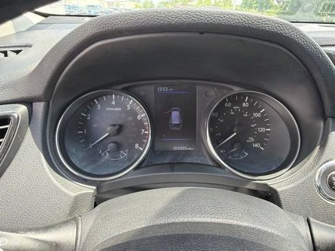 Used 2019 Nissan Rogue SV AWD/4WD image 15