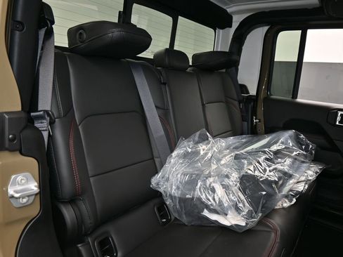 New 2026 Jeep Gladiator Rubicon w/ Steel Power Dome Hood Package AWD/4WD image 35