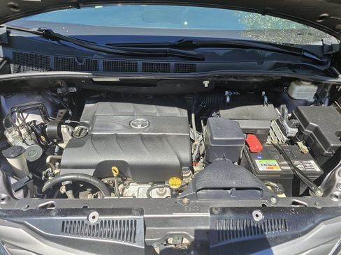 Used 2013 Toyota Sienna XLE AWD/4WD image 54