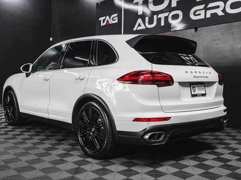 Used 2015 Porsche Cayenne Turbo image 32