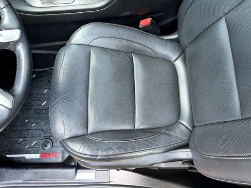 Used 2019 GMC Acadia SLT w/ Black Edition image 13