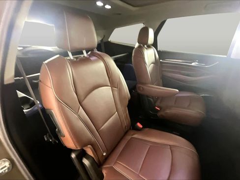 Used 2020 Buick Enclave Avenir w/ Avenir Technology Package FWD image 19