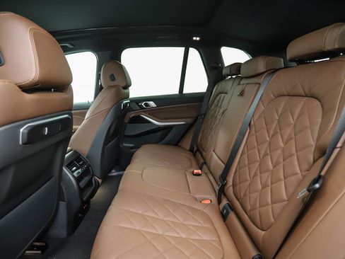 New 2026 BMW X5 xDrive40i w/ M Sport Package image 22