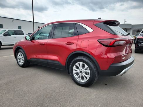 Used 2023 Ford Escape Active w/ Tech Pack #2 AWD/4WD image 3