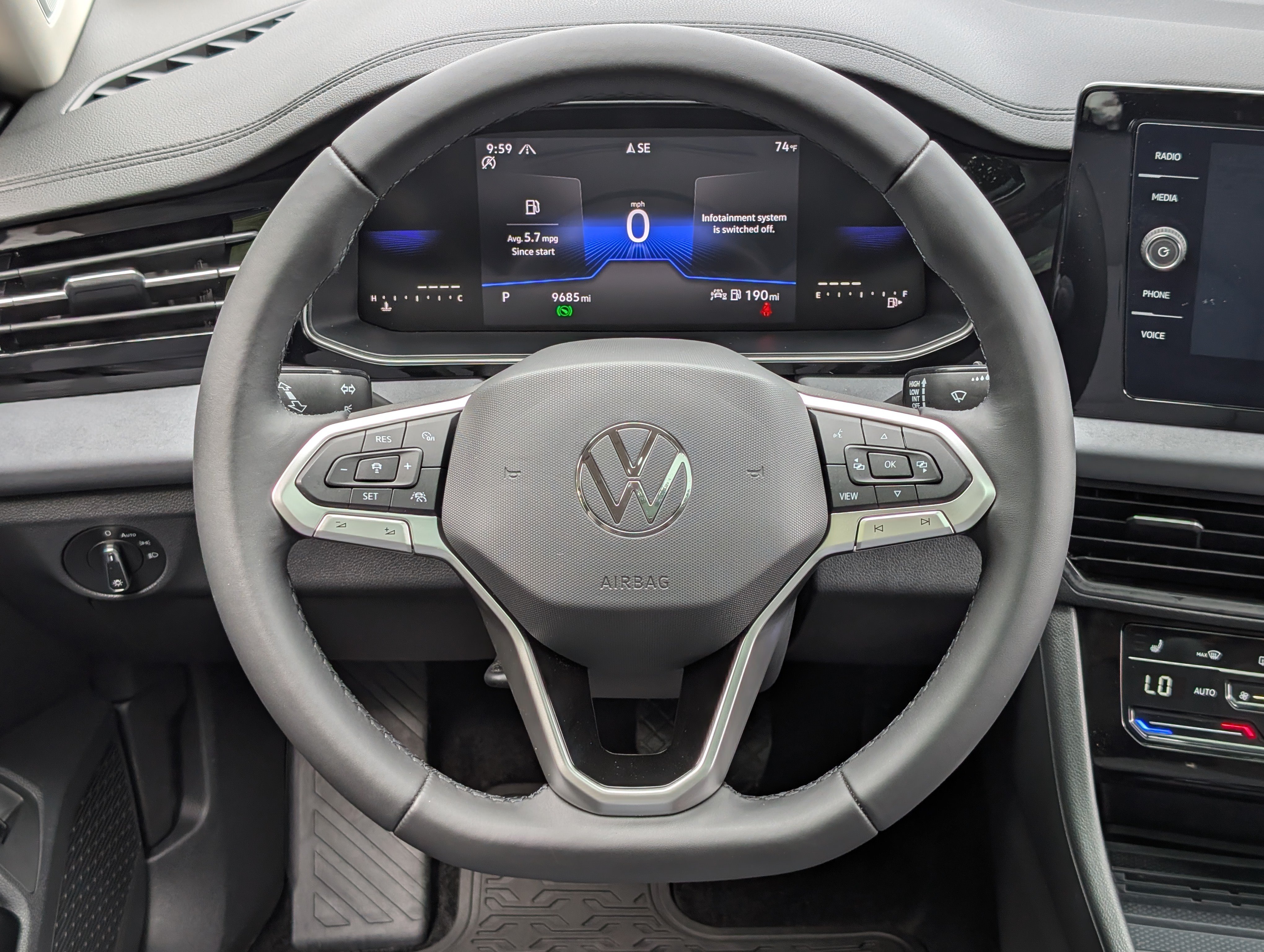 Used 2025 Volkswagen Jetta SE w/ Sunroof Package FWD image 24
