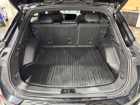 Used 2025 Chevrolet Equinox EV RS FWD image 42