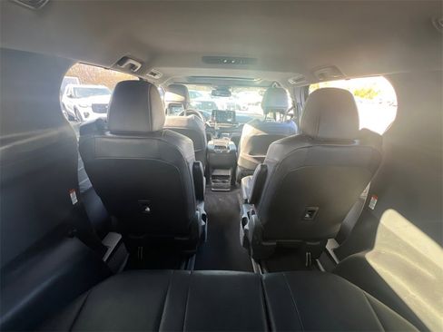 Used 2024 Toyota Sienna XSE image 38