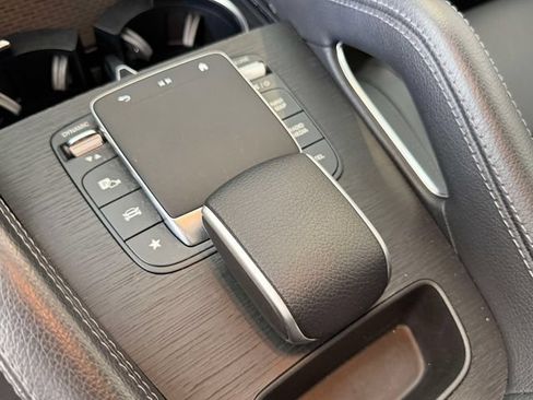 Used 2024 Mercedes-Benz GLE 350 4MATIC image 32