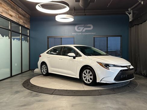 Used 2024 Toyota Corolla LE image 1