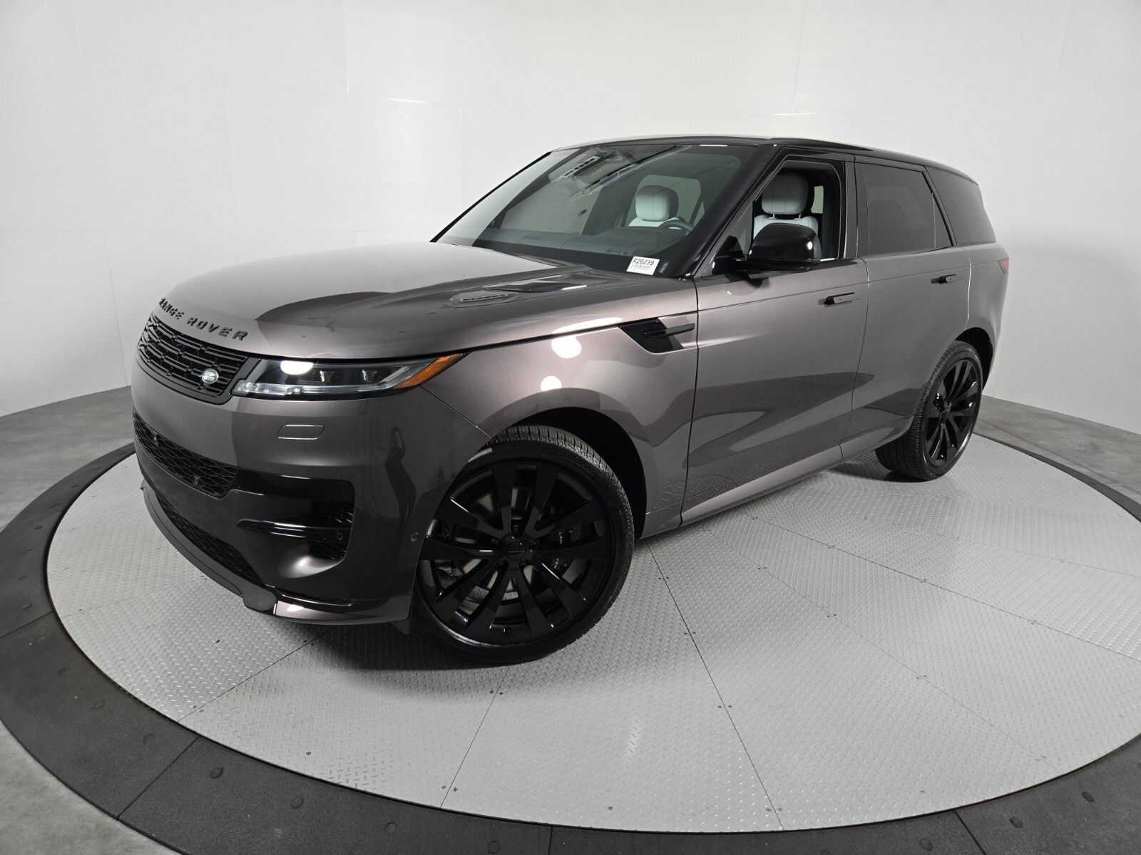 New 2026 Land Rover Range Rover Sport Dynamic SE AWD/4WD image 1