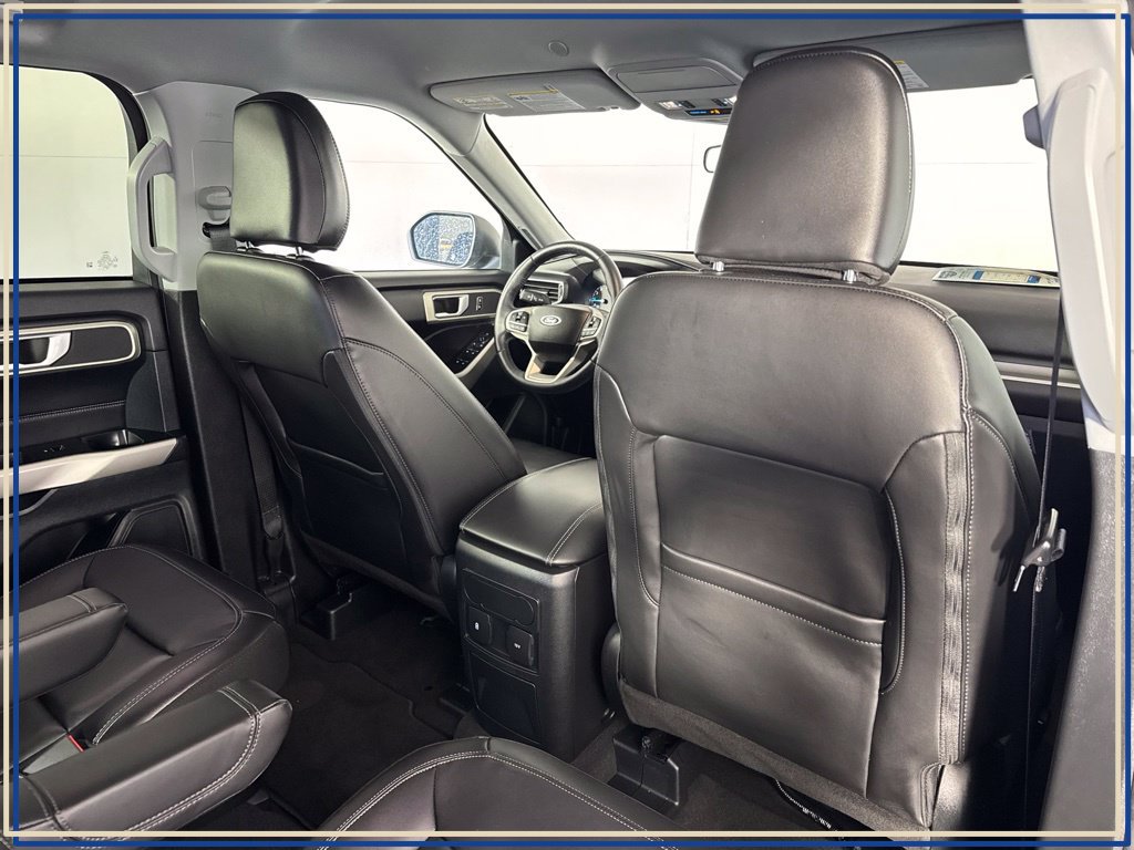 Used 2023 Ford Explorer XLT w/ Equipment Group 202A AWD/4WD image 40