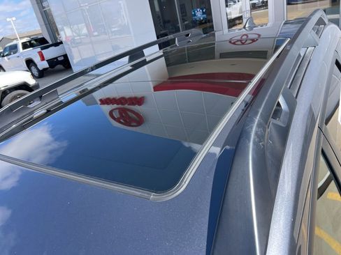 Used 2022 Subaru Ascent Onyx Edition image 10