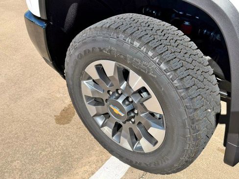 New 2026 Chevrolet Silverado 2500 Custom w/ Custom Value Package image 10