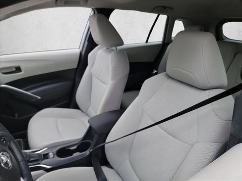 Used 2022 Toyota Corolla Cross LE FWD image 10