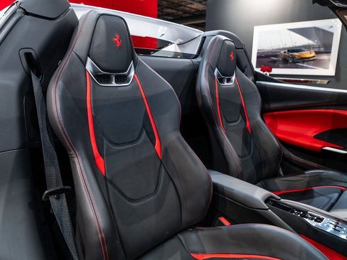 Used 2023 Ferrari 296 GTS image 36