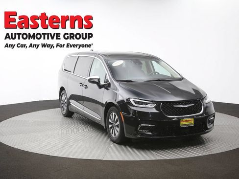 Used 2023 Chrysler Pacifica Limited FWD image 54