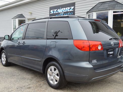 Used 2009 Toyota Sienna LE image 3