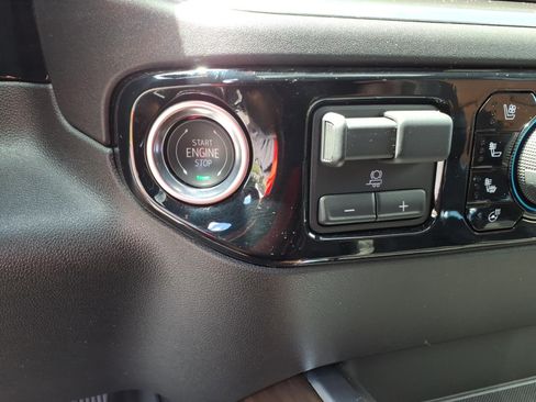 Certified 2025 Chevrolet Silverado 1500 High Country AWD/4WD image 23