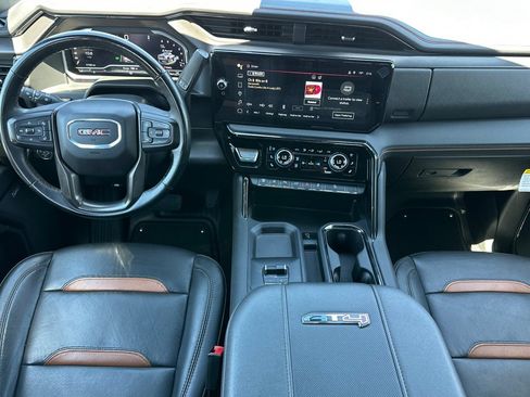 Used 2024 GMC Sierra 2500 AT4 w/ AT4 Premium Plus Package AWD/4WD image 18