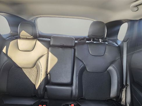 Used 2020 Jeep Cherokee Latitude Plus image 19