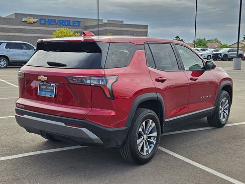 Used 2026 Chevrolet Equinox LT image 5