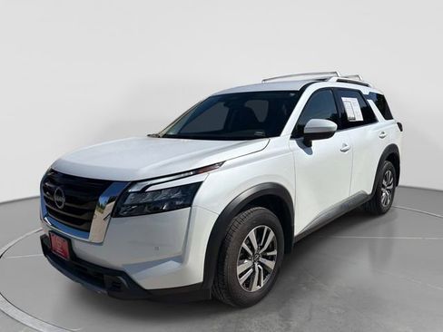 Used 2025 Nissan Pathfinder SL AWD/4WD image 8